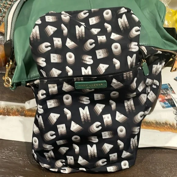 🥳🎉HOST PICK🎉🥳Gorgeous Marc Jacob’s leather bag - Picture 12 of 12